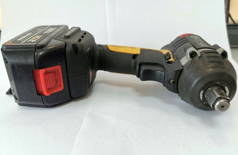 DRILLPRO AKUMULATOROWY KLUCZ UDAROWY 388