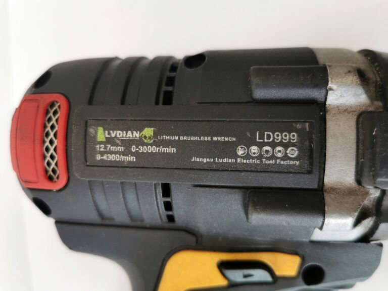 DRILLPRO AKUMULATOROWY KLUCZ UDAROWY 388