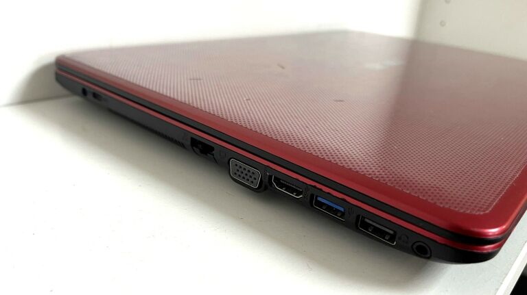 LAPTOP ASUS X541N CELERON 4GB RAM 128SSD WIN 10