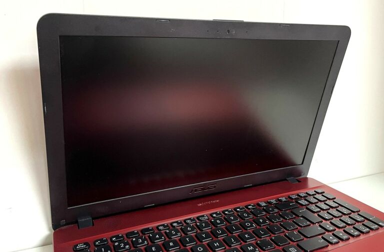 LAPTOP ASUS X541N CELERON 4GB RAM 128SSD WIN 10
