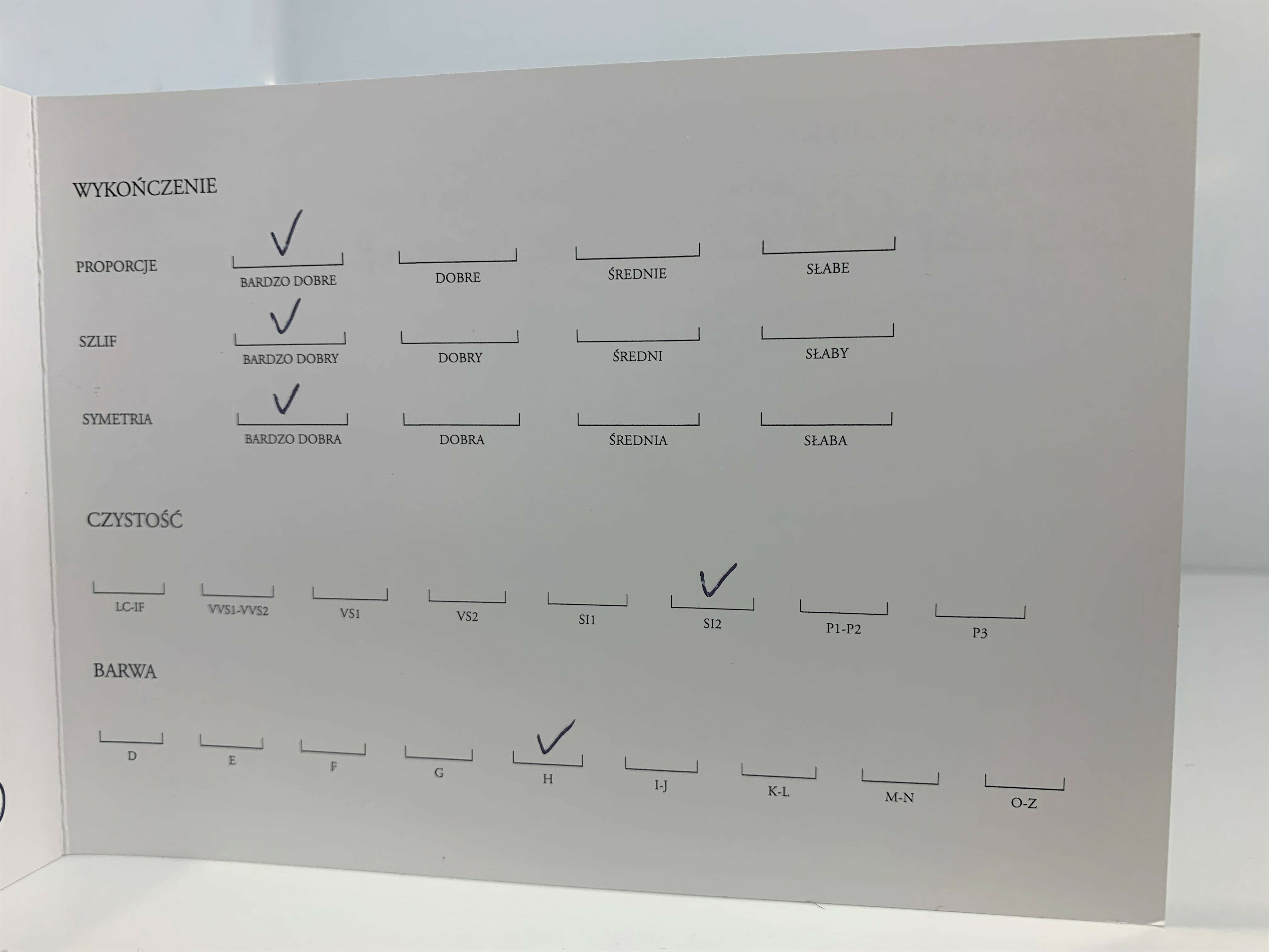 pierscionek-savicki-22-diamentyszafir-certyfikat-cechy-mozliwosc-wykonania-graweru