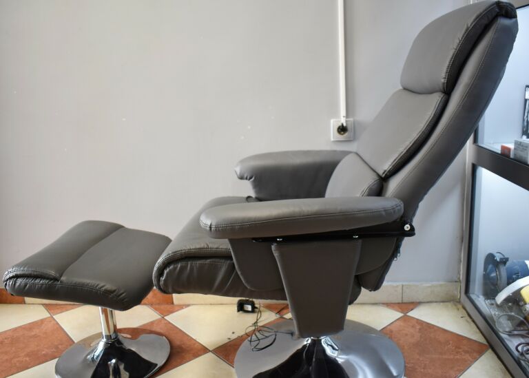 fotel-z-masazerem-pilotpodnozek-stan-uzywany