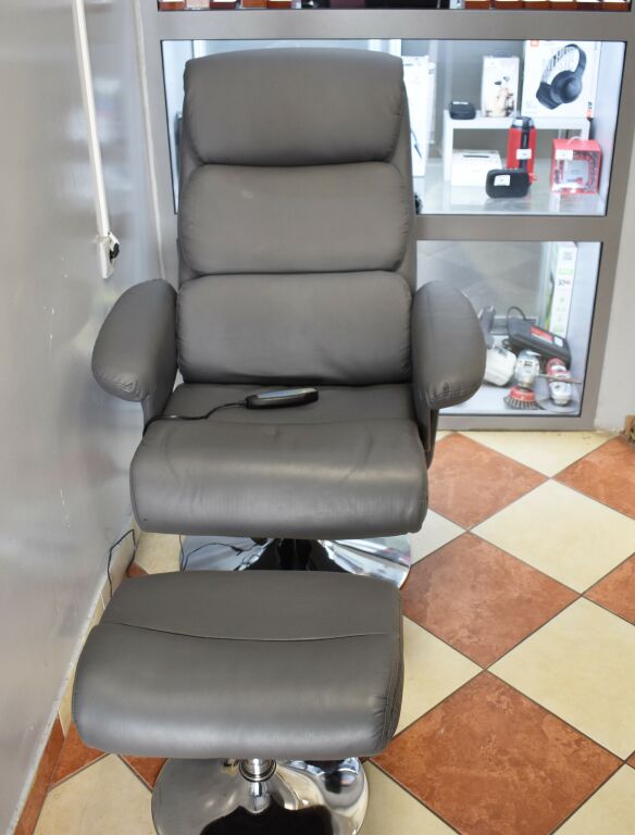 fotel-z-masazerem-pilotpodnozek-ean-1234567890128