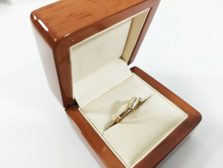 boski-zloty-pierscionek-z-diamentami-585-r12-rodzaj-wyrob-jubilerski