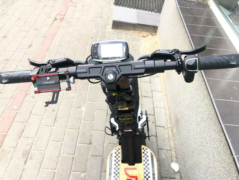 VELOCIFERO MAD 810W HULAJNOGA ELEKTRYCZNA