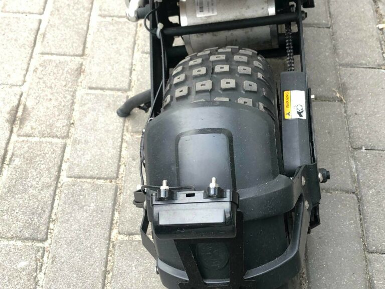 VELOCIFERO MAD 810W HULAJNOGA ELEKTRYCZNA