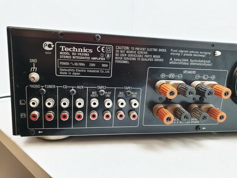 WZMACNIACZ TECHNICS SU-V620M2 OPIS