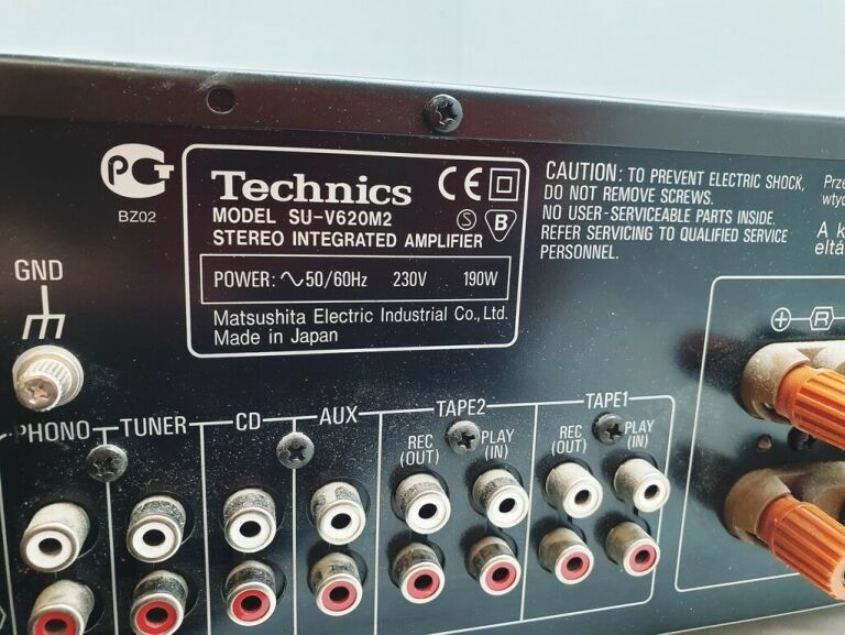 WZMACNIACZ TECHNICS SU-V620M2 OPIS