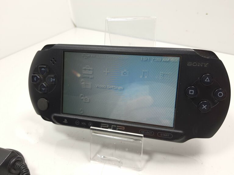 KONSOLA PSP E1004 ŁADOWARKA