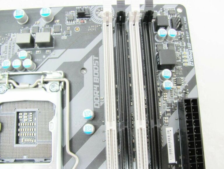 PŁYTA GŁÓWNA MSI 250M BAZOOKA LGA1151 USZKODZONA