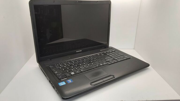 LAPTOP TOSHIBA SATELITE C675 - INTEL I3/2GB/500GB