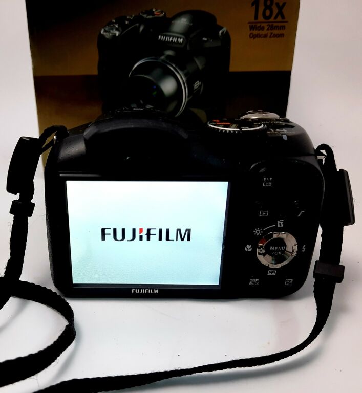 APARAT FUJIFILM FINEPIX S2950