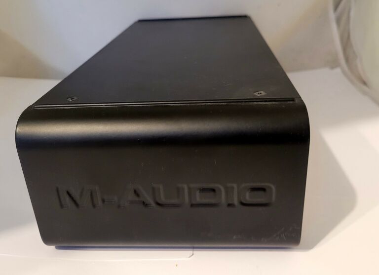 interfejs-m-audio-m-track-quad-komplet-opis-waga-produktu-z-opakowaniem-jednostkowym-5