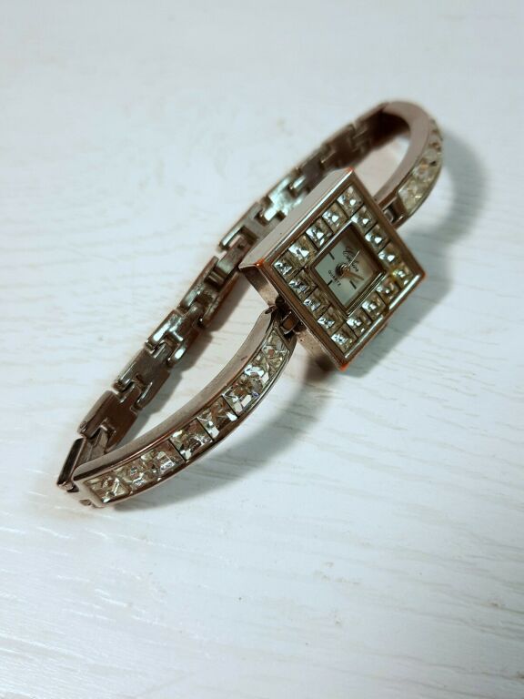 ZEGAREK DAMSKI QUARTZ CELSIOR C669L
