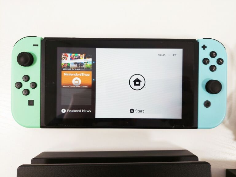 KONSOLA NINTENDO SWITCH + 2 GRY + ZAS