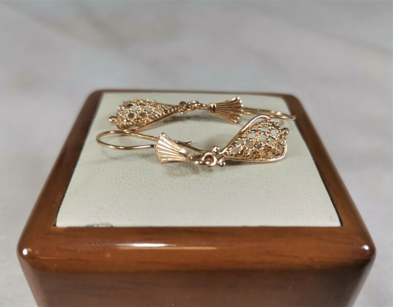 zlote-azurowe-wiszace-kolczyki-bigle-585-material-zloto