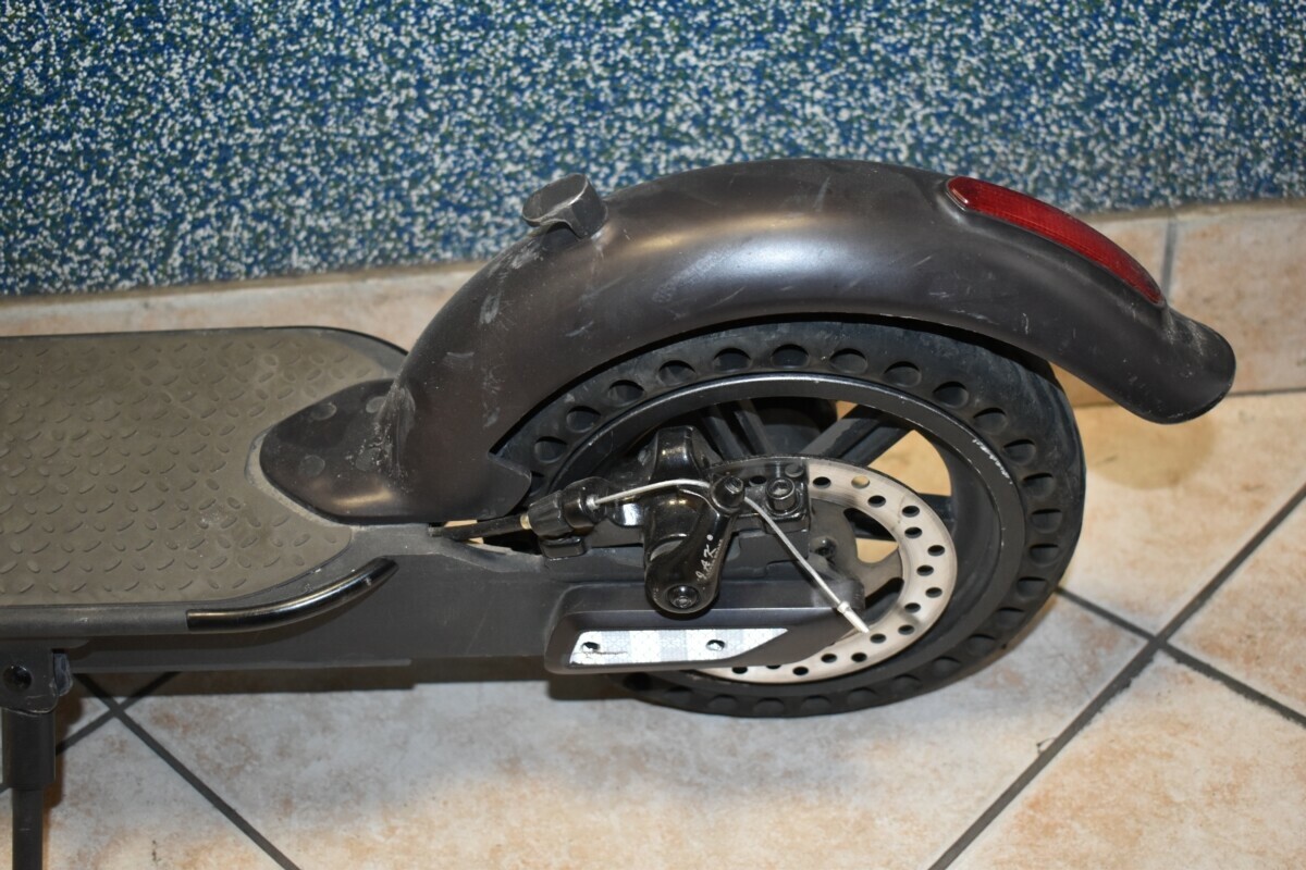 hulajnoga-elektryczna-frugal-clever-250w-model-clever