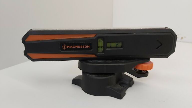 MAGNETYCZNA POZIOMICA LASEROWA MAGNUSSON