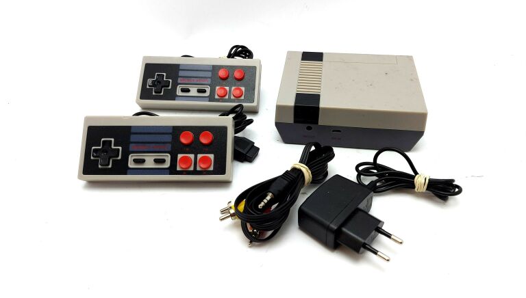 KONSOLA CLASSIC NES MINI GAME (STACJA, PADY)