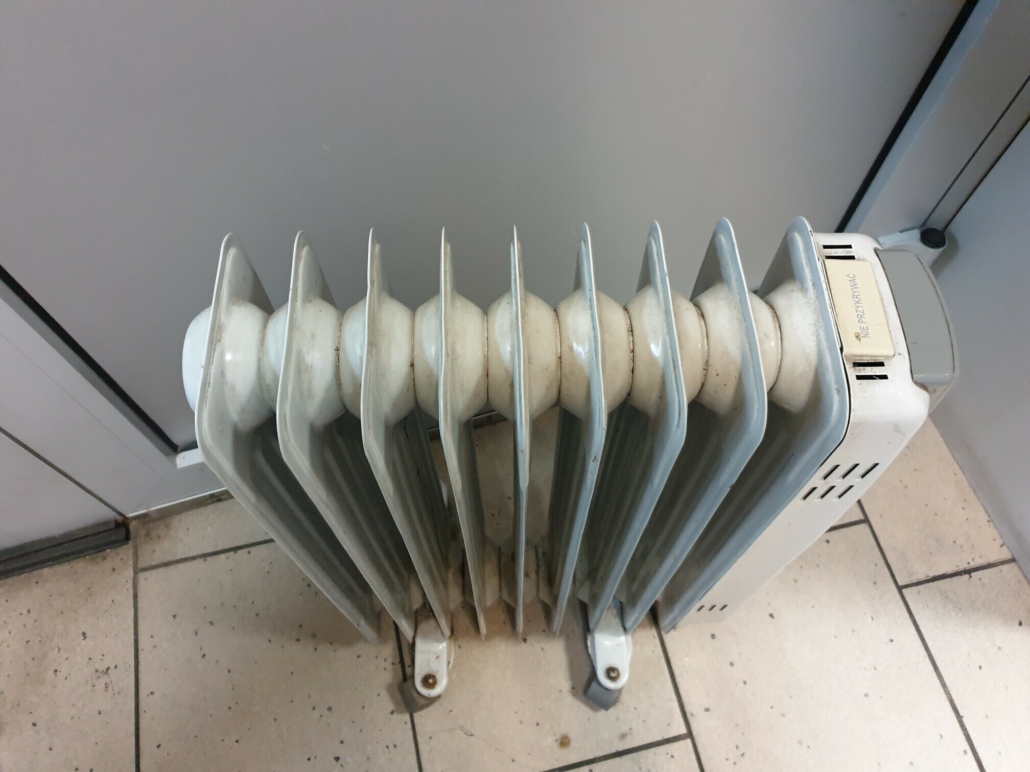 grzejnik-zeberkowy-mpm-kolor-szary