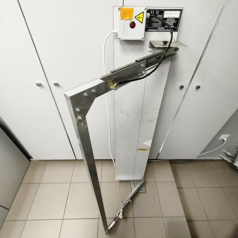 gilotyna-do-ciecia-styropianu-hot-cut-hc113-stan-uzywany