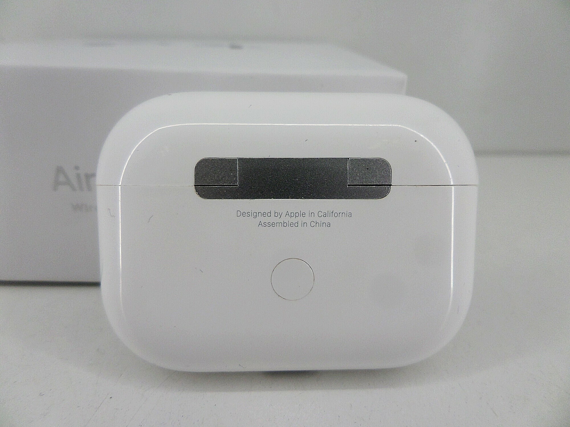 sluchawki-apple-airpods-pro-a2083-a2084-kolor-dominujacy-bialy