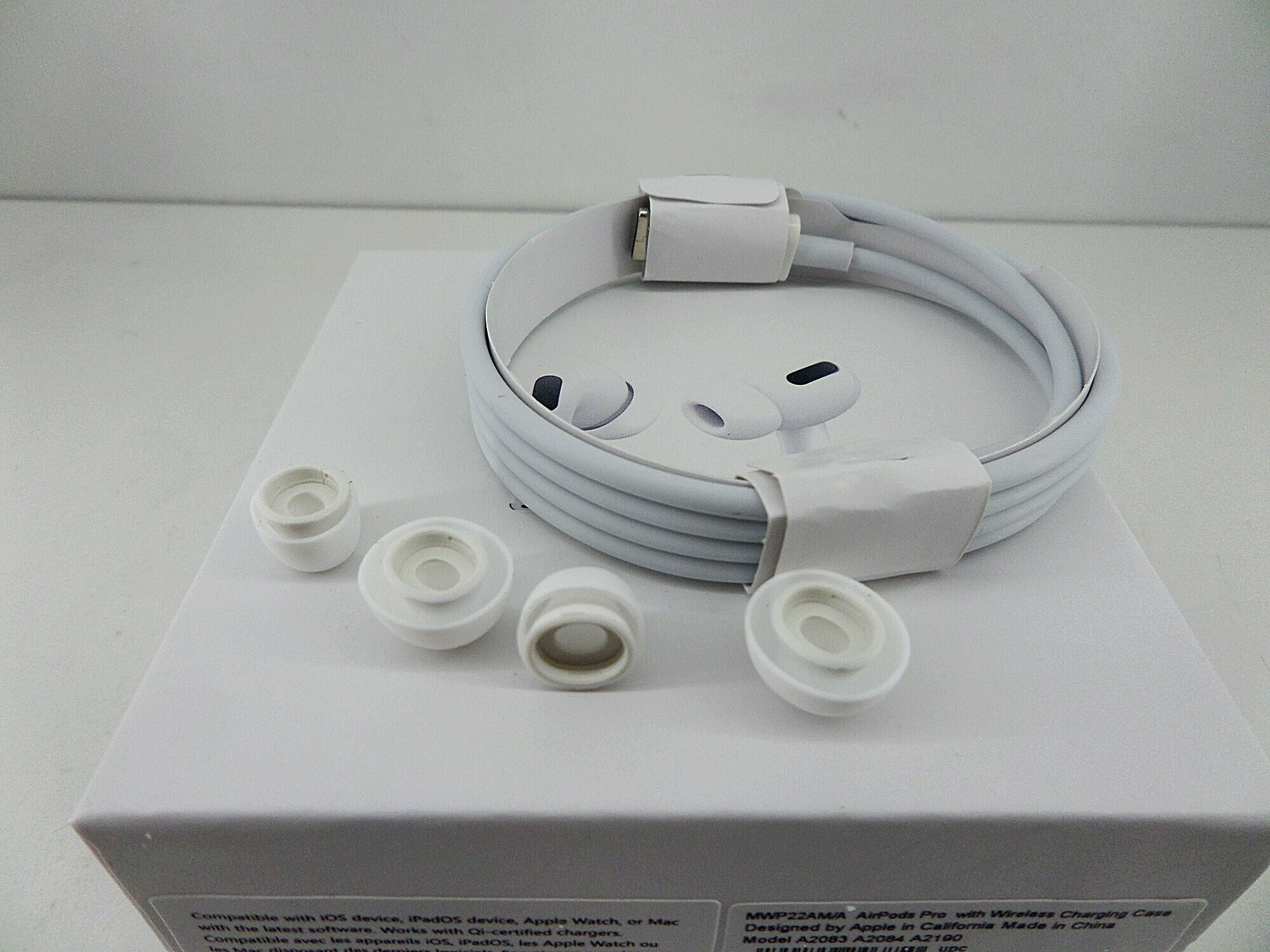 sluchawki-apple-airpods-pro-a2083-a2084-rodzaj-sluchawek-douszne