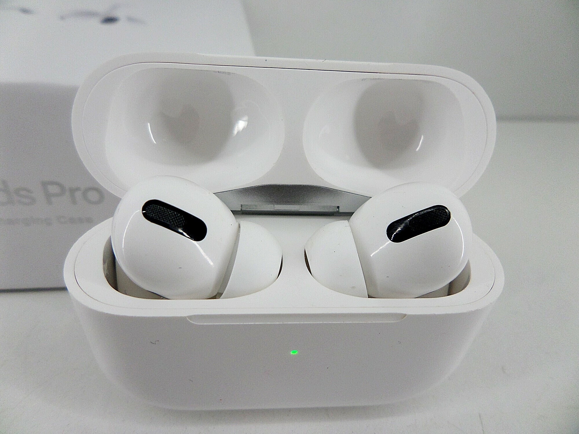 sluchawki-apple-airpods-pro-a2083-a2084-stan-uzywany