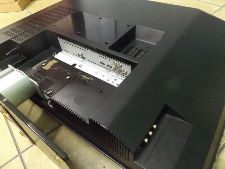 TELEWIZOR PHILIPS 32" PILOT PROBLEM Z OBRAZEM