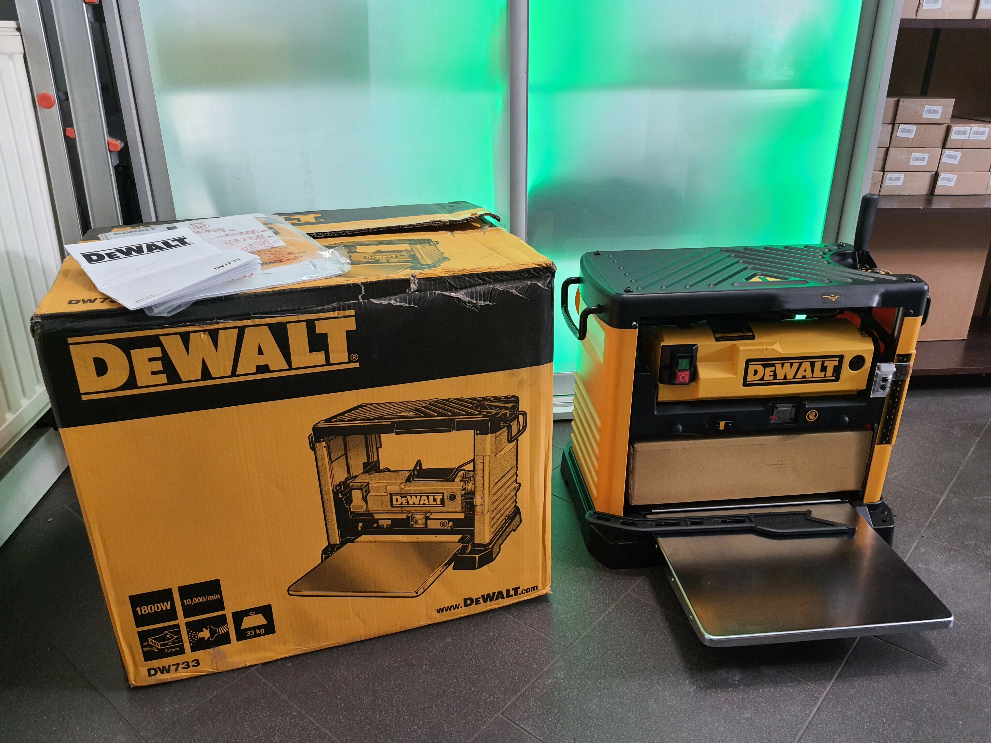 strugarka-grubosciowka-dewalt-dw733-1800w-faktura-glebokosc-strugania-2