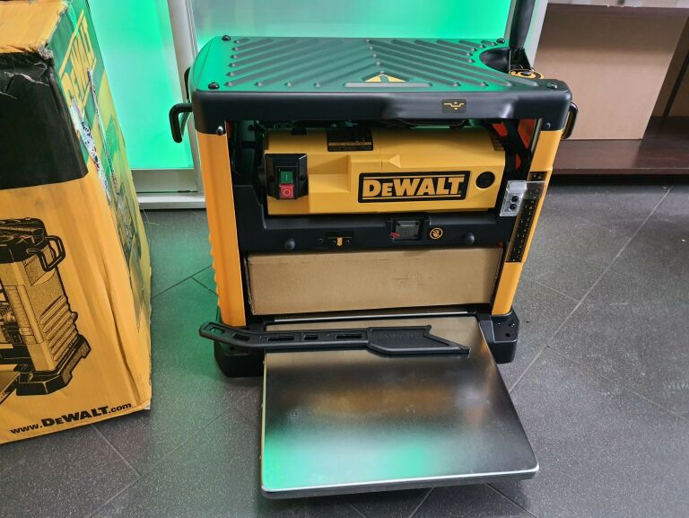 STRUGARKA GRUBOŚCIÓWKA DEWALT DW733 1800W FAKTURA