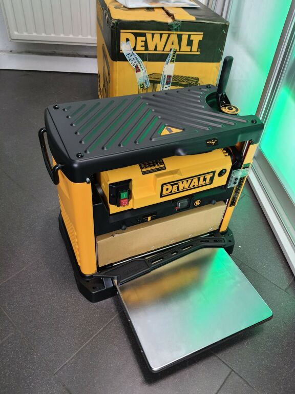 STRUGARKA GRUBOŚCIÓWKA DEWALT DW733 1800W FAKTURA