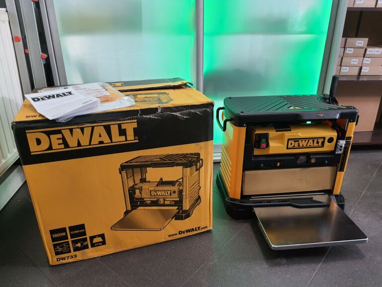 STRUGARKA GRUBOŚCIÓWKA DEWALT DW733 1800W FAKTURA