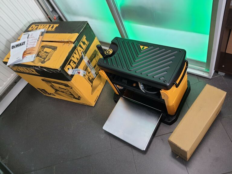 STRUGARKA GRUBOŚCIÓWKA DEWALT DW733 1800W FAKTURA