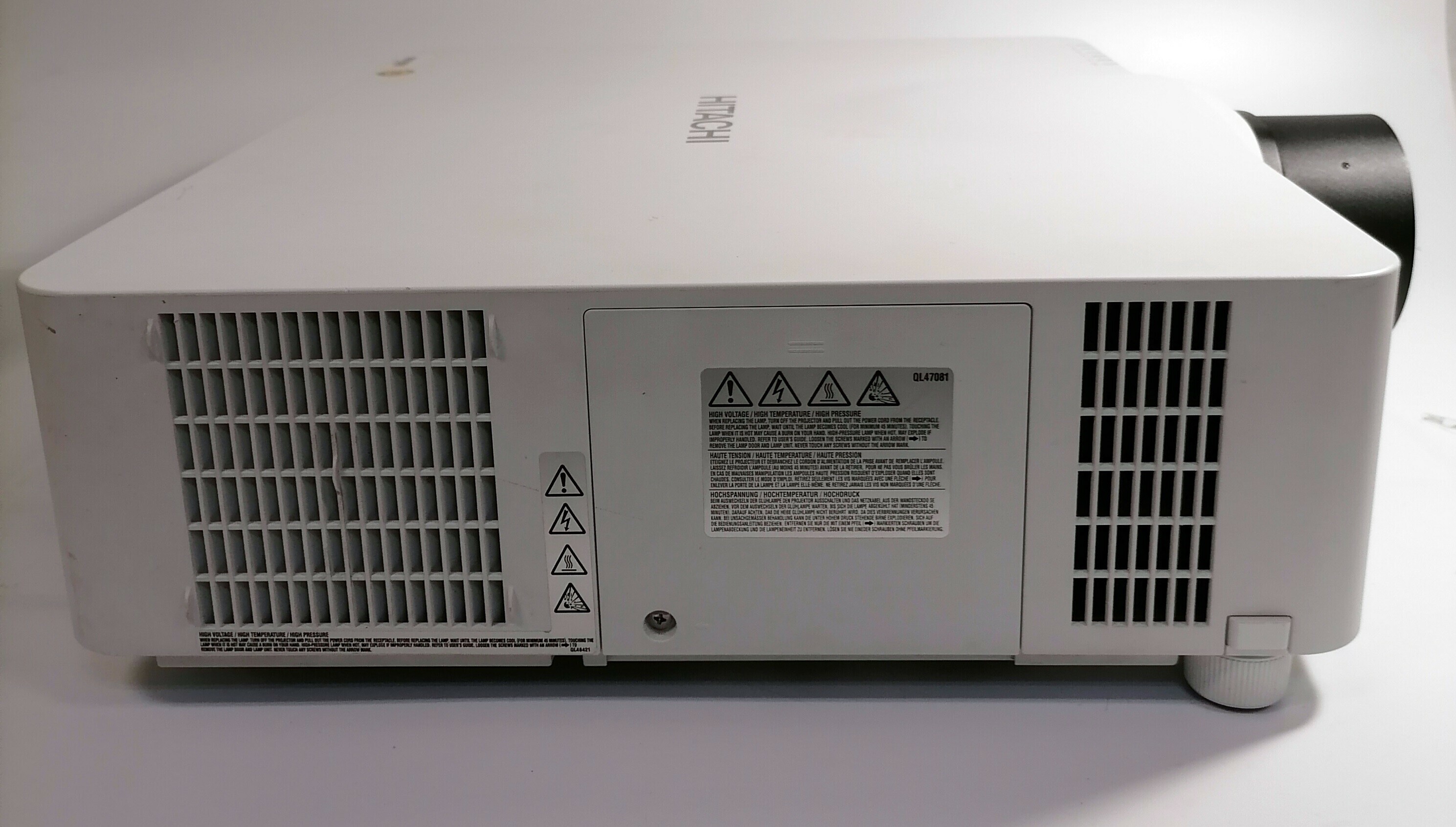 projektor-hitachi-cp-x8160-stan-bdb-okazja-jasnosc-lampy-ansi-6000