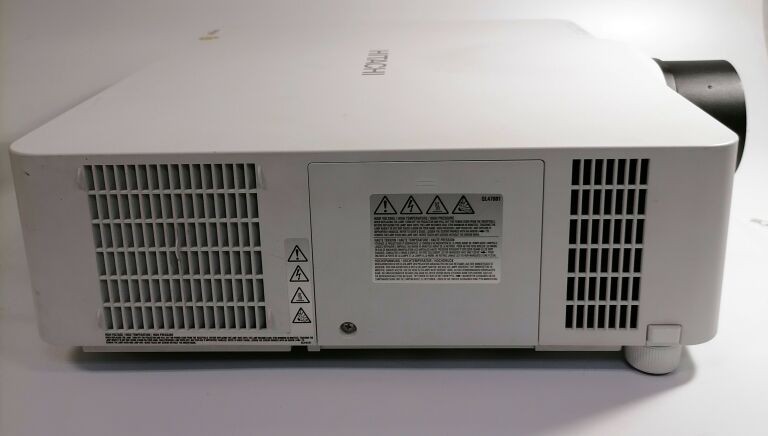 projektor-hitachi-cp-x8160-stan-bdb-okazja-jasnosc-lampy-ansi-6000
