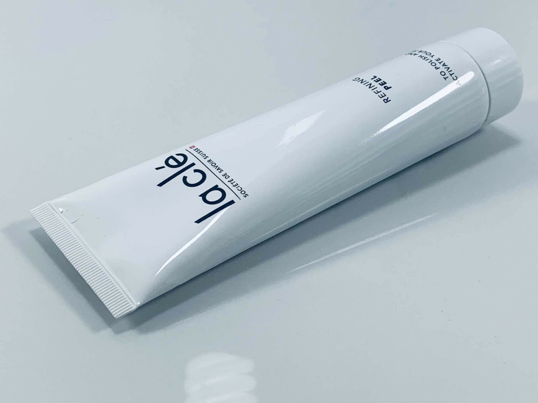 krem-zluszczajacy-peeling-la-cle-refining-peel-typ-skory-do-wszystkich-typow-skory