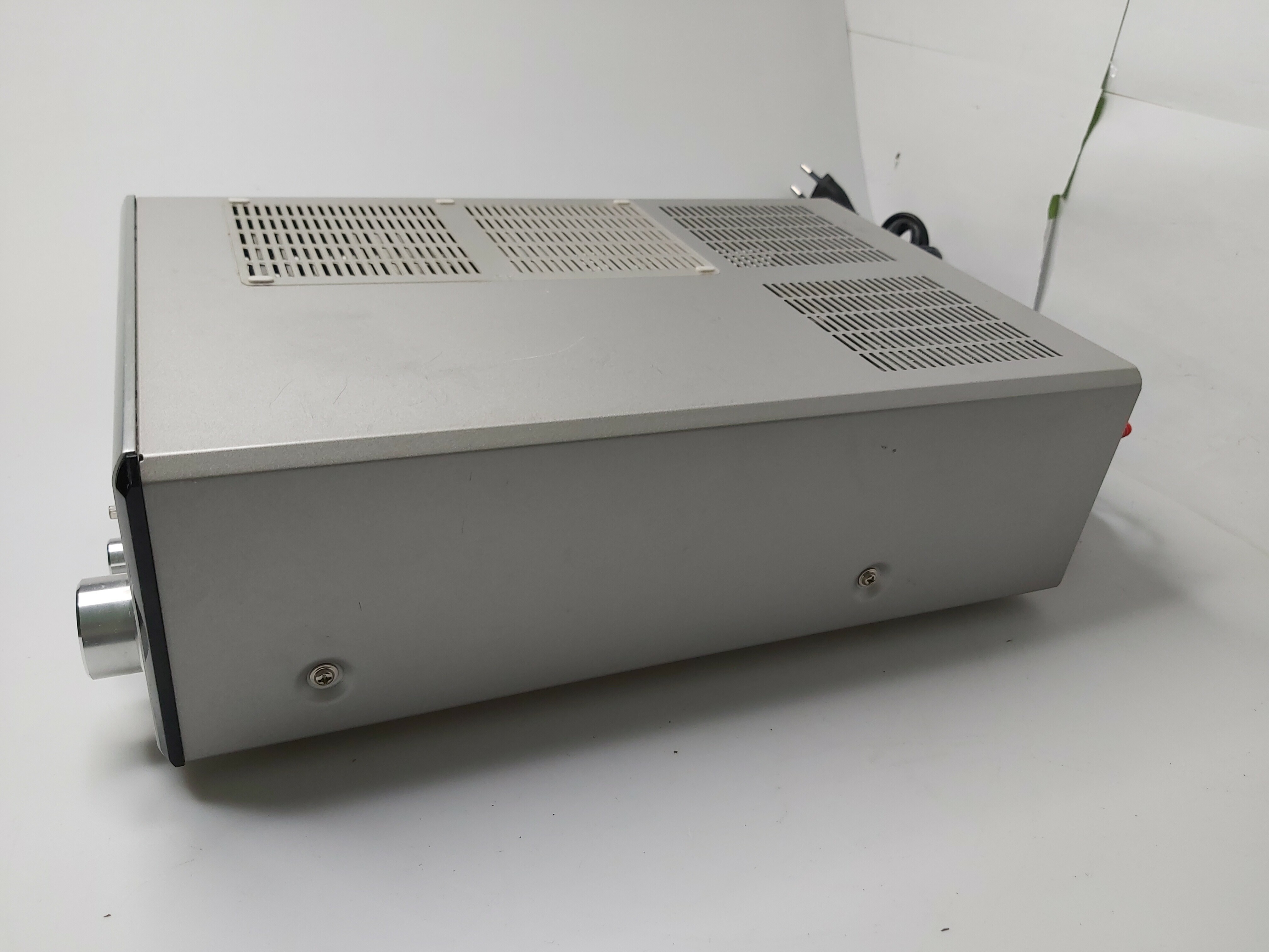 amplituner-yamaha-rx-e410-marka-yamaha