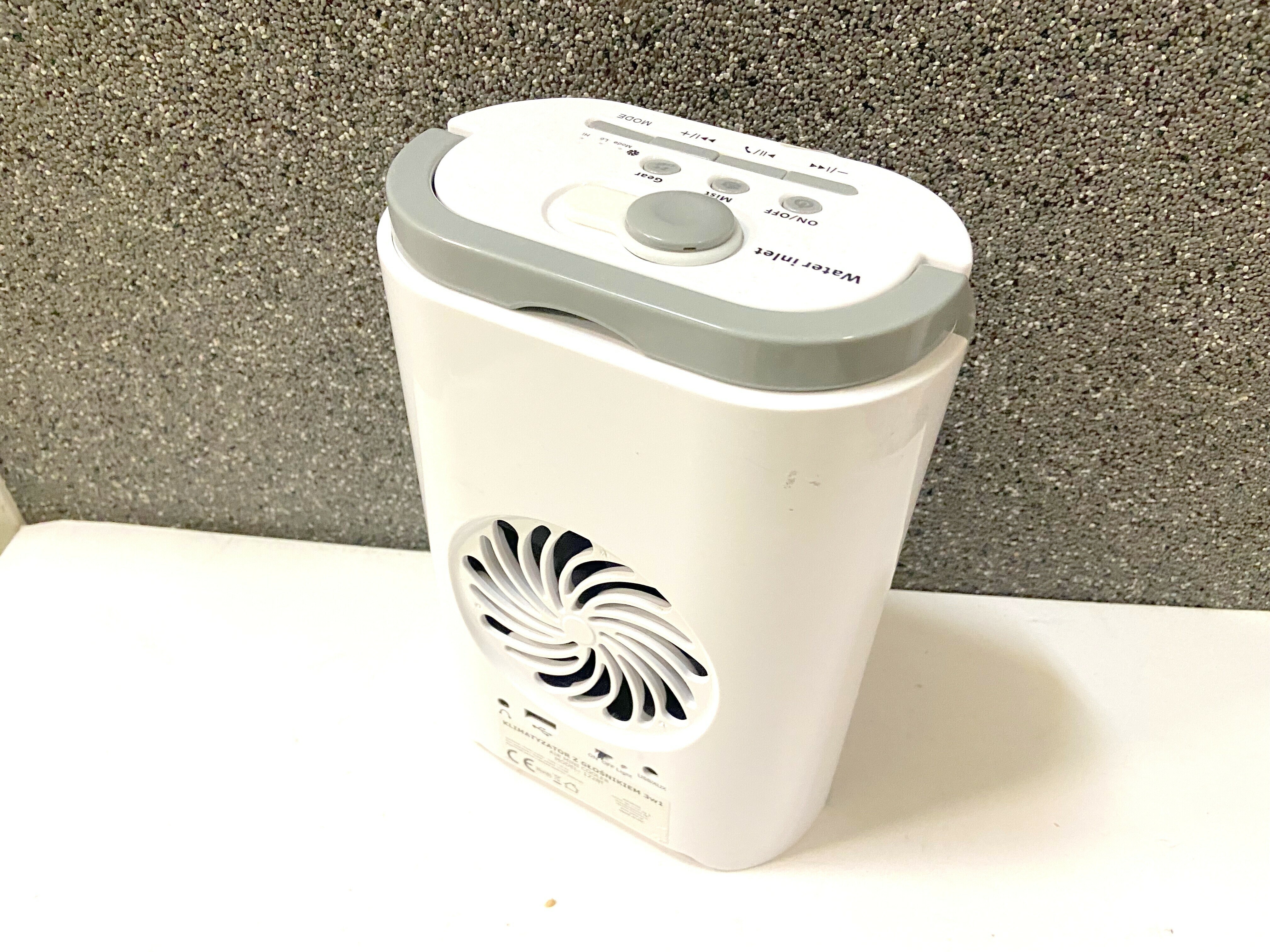 air-cooler-crruzzo-z-glosnikiem-kolor-dominujacy-bialy