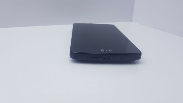 TELEFON LG F60 -D390N CZYT OPIS