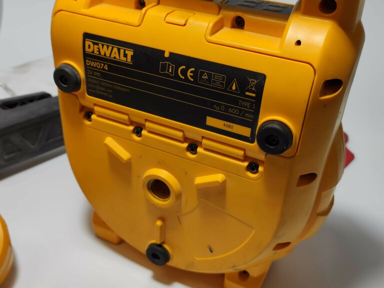 LASER OBROTOWY DEWALT DW074 + OSPRZĘT