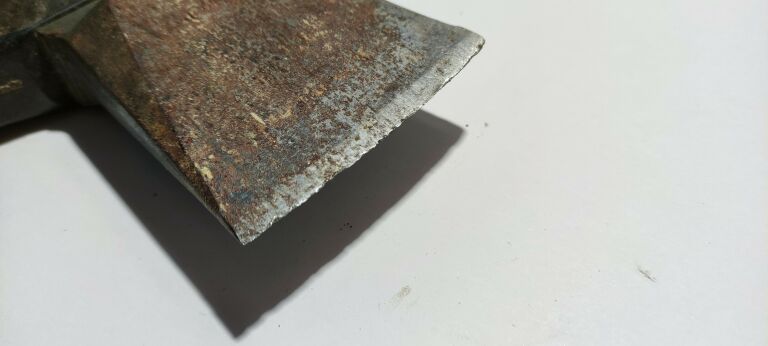 siekeira-fiskars-x27-wyzabkowane-ostrze-ean-6411501224835