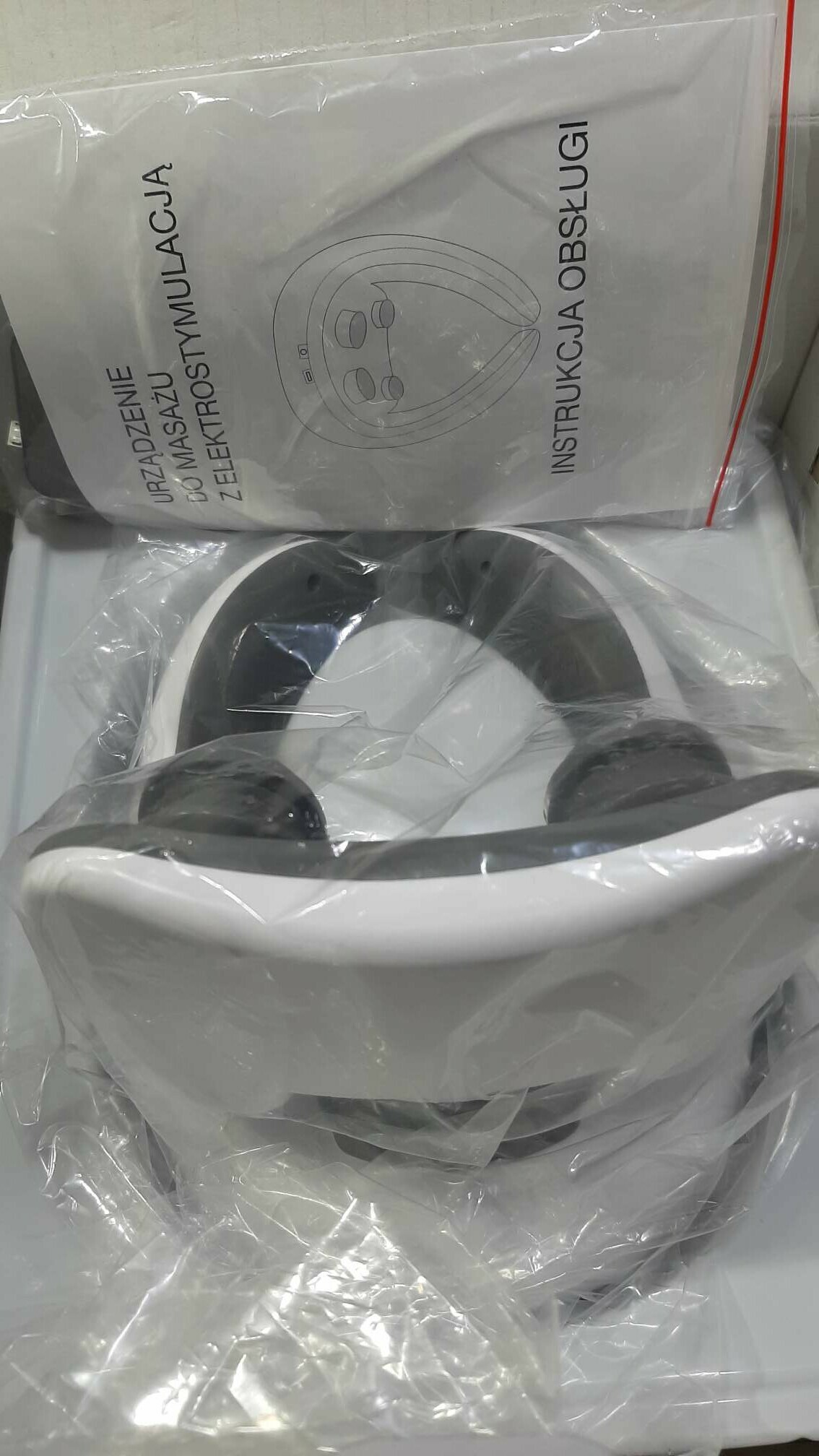 iasist-24222-urzadzenie-do-masazu-karku-stan-nowy