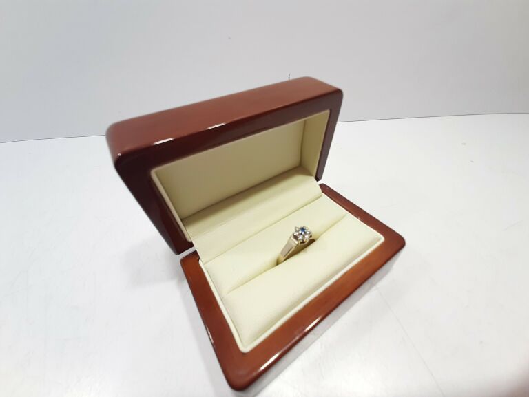 pierscionek-biale-zloto-209g-585-wojska-polskiego-112-swiecie