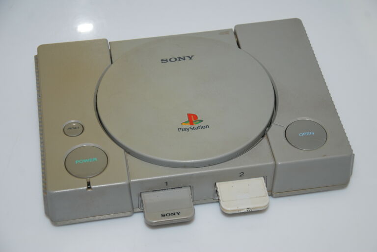 KONSOLA PLAYSTATION 1 SCPH-1002 + GRY + PADY