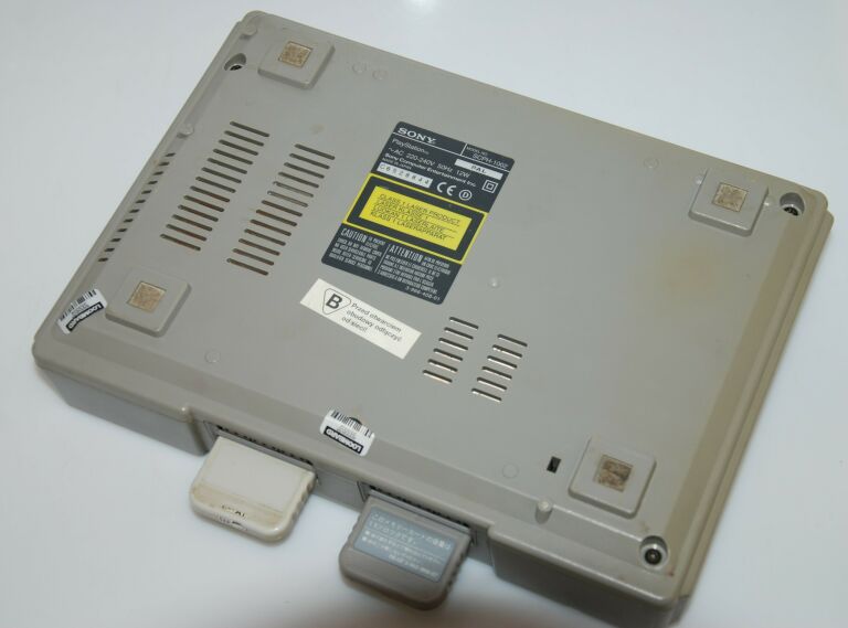 KONSOLA PLAYSTATION 1 SCPH-1002 + GRY + PADY