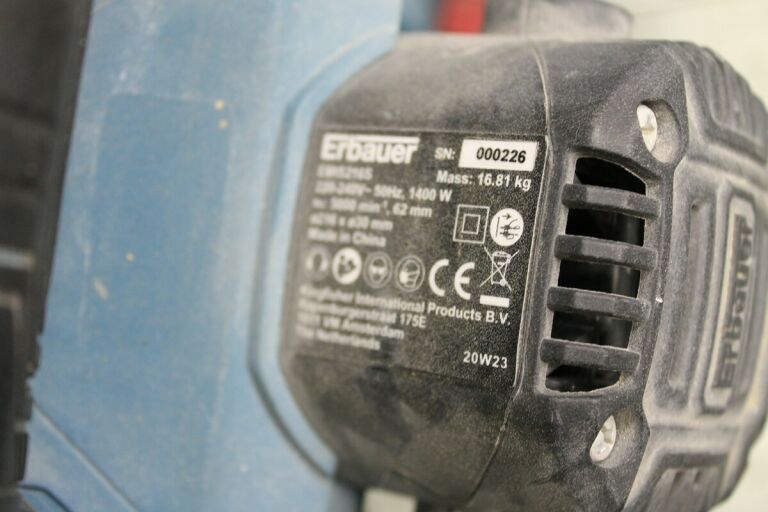 PIŁA UKOŚNICA ERBAUER EMIS216S 1400W 216MM POSUW