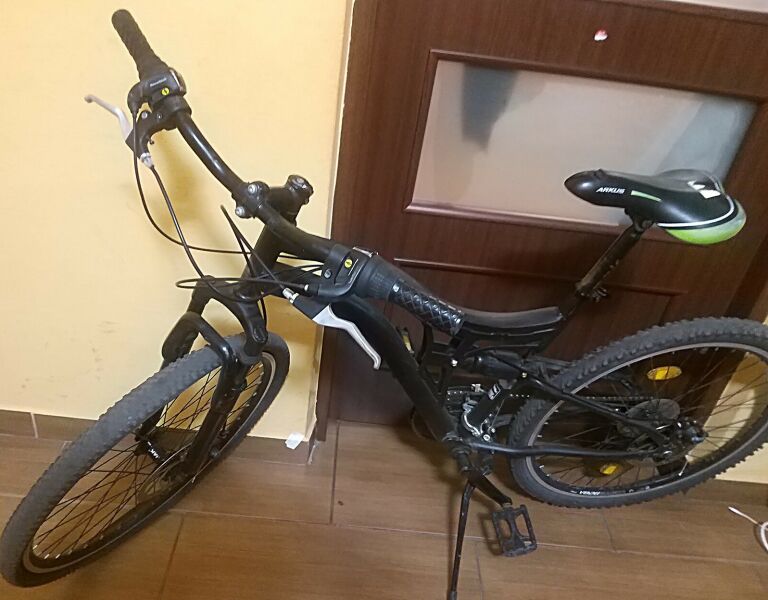 ROWER CZARNY