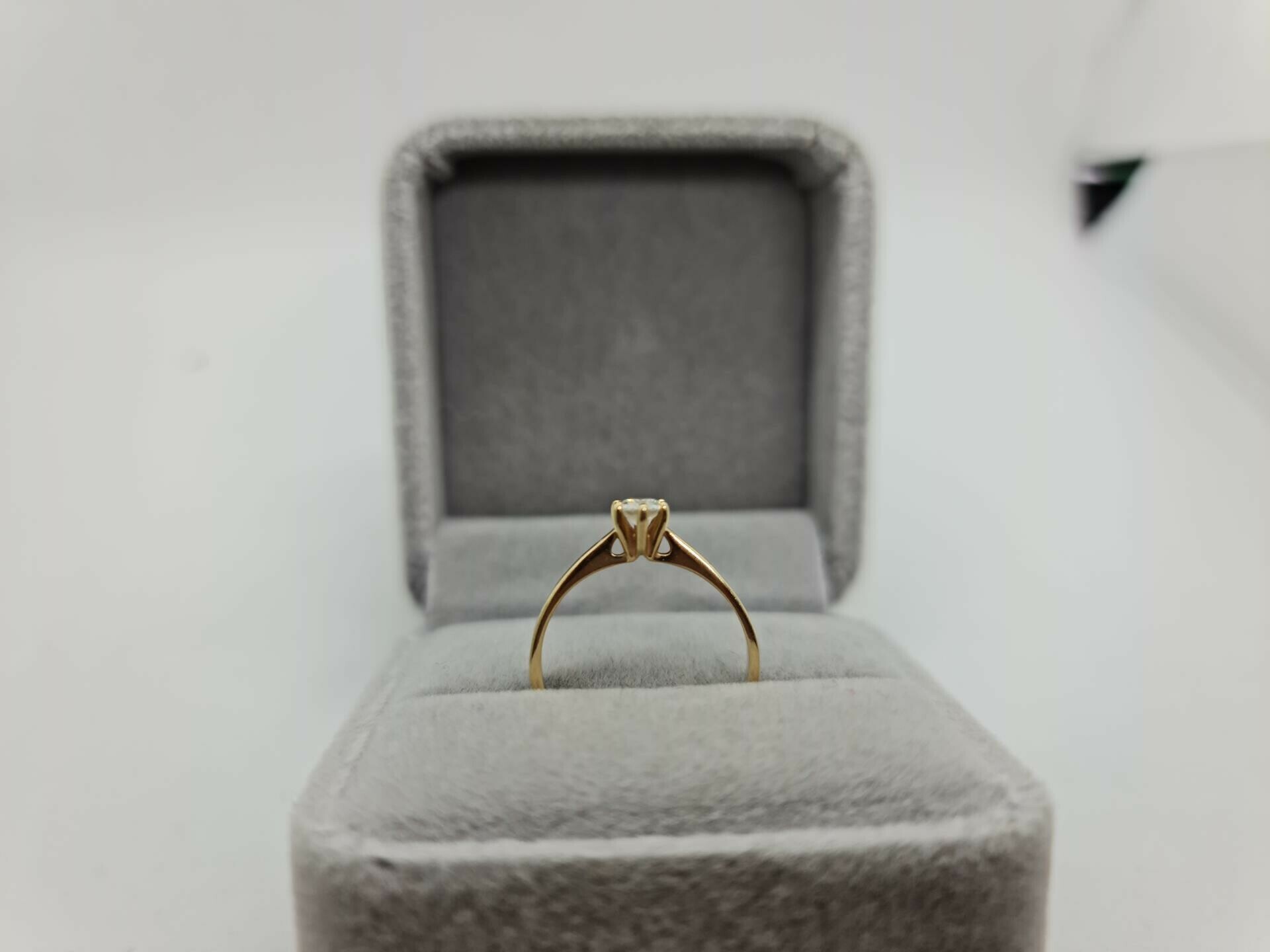 pierscionek-z-diamentem-aclari-diamonds-585-14k-cechy-brak