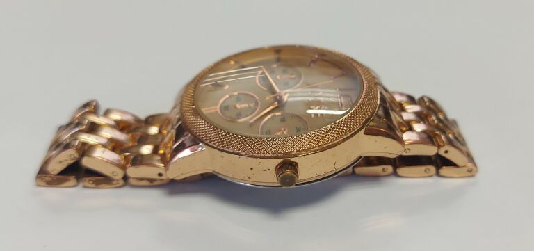 zegarek-house-rodzaj-analogowe